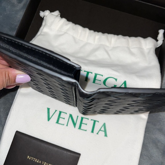 Bottega Veneta slim wallet intrecciato leather gorgeous comes with box n dust Bg - Picture 4 of 10